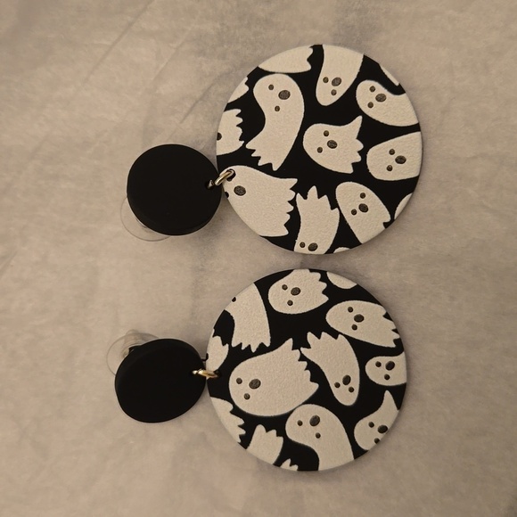 3 /$15 New Halloween Ghost Earrings - Picture 2 of 4